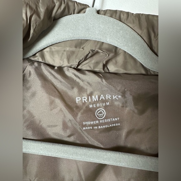 Primark Taupe Puffer Jacket Men’s Medium Lightweight Shower Resistant Zip Coat - Picture 5 of 7